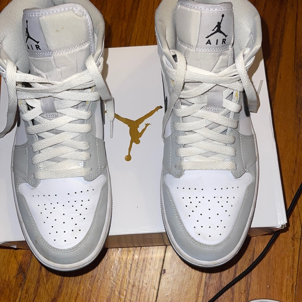 Women’s Air Jordan 1 Mid